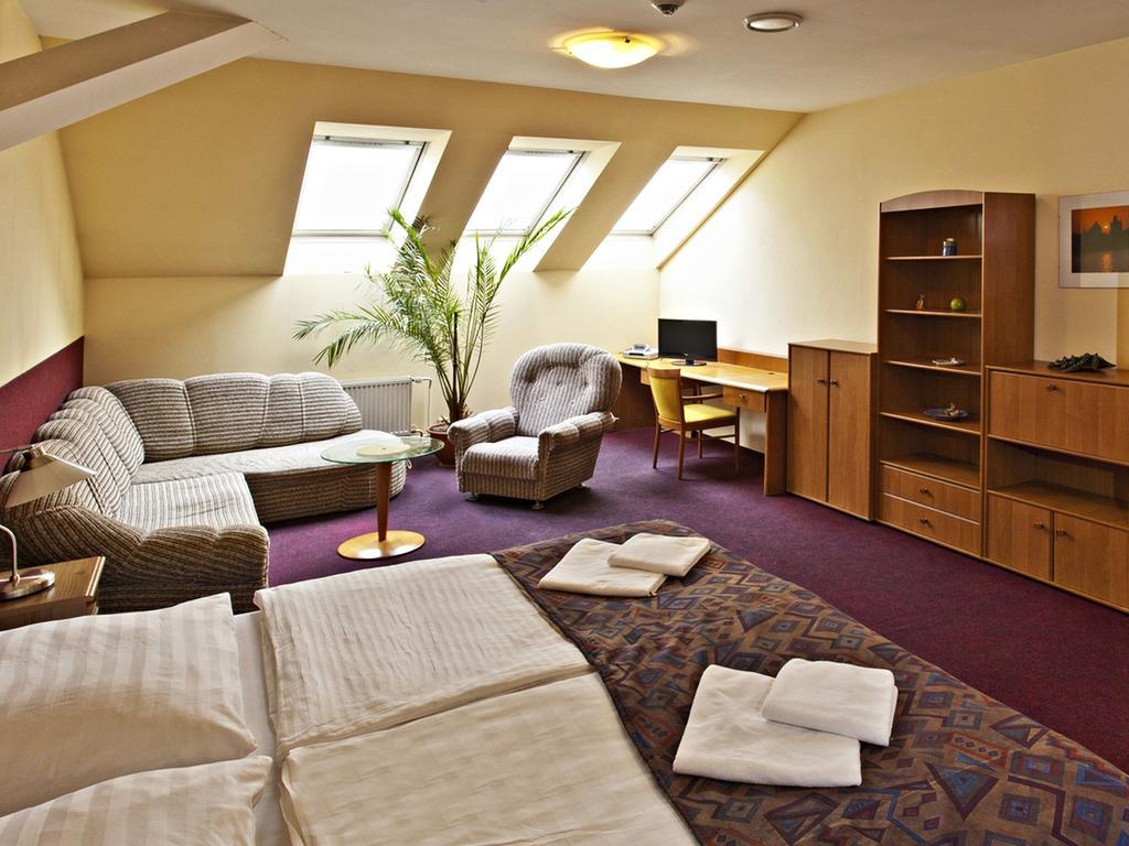 A Plus Hotel & Hostel Praga Exterior foto