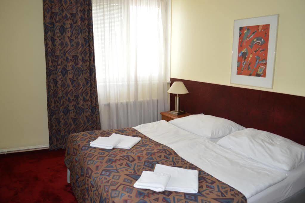 A Plus Hotel & Hostel Praga Exterior foto